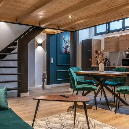 Oran 6 Apartment