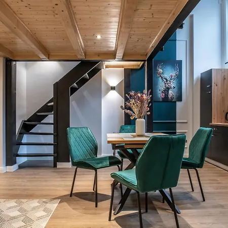 Oran 6 Apartment *